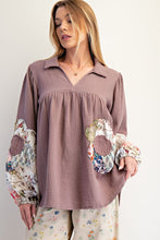 Load image into Gallery viewer, Easel Patched Detail Cotton Gauze Top in Mocha