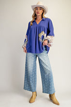 Load image into Gallery viewer, Easel Patched Detail Cotton Gauze Top in Royal Blue