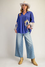 Load image into Gallery viewer, Easel Patched Detail Cotton Gauze Top in Royal Blue