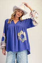 Load image into Gallery viewer, Easel Patched Detail Cotton Gauze Top in Royal Blue