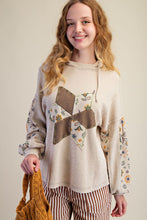 Load image into Gallery viewer, Easel Star Patch with Floral Print Waffle Knit Hooded Top in Light Khaki