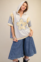 Load image into Gallery viewer, Easel Flower and Plaid Print Hooded Top in Grey