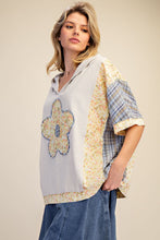Load image into Gallery viewer, Easel Flower and Plaid Print Hooded Top in Grey
