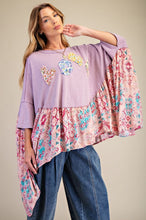 Load image into Gallery viewer, Easel OVERSIZED Solid and Mixed Print LOVE Patched Top in Dusty Lilac