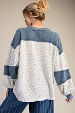 Load image into Gallery viewer, Easel Floral Thermal Henley Top with Denim Contrast in White