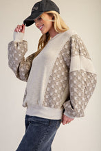 Load image into Gallery viewer, Easel Mix Fabric Pullover Top in Khaki