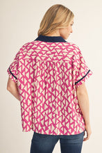 Load image into Gallery viewer, Jodifl Contrast Accent Loose Fit Geo Print Top in Magenta