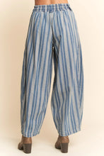 Load image into Gallery viewer, Davi & Dani Striped Barrel Pants in Light Denim Stripe