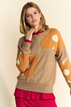 Load image into Gallery viewer, Davi & Dani Large Flower Print Sweater in Beige Orange