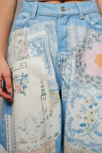 Load image into Gallery viewer, Blue B Patch Print Barrel Leg Jeans in Light Denim