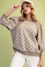 Load image into Gallery viewer, Easel Quilted Banded Bottom Top in Mushroom