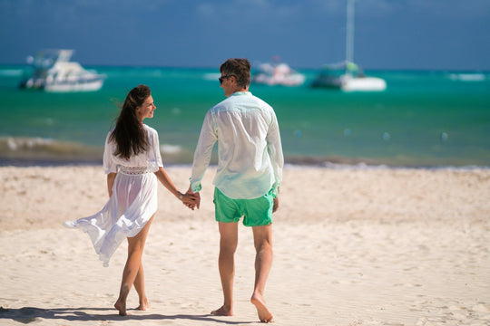 couple on a beach date
