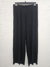 Load image into Gallery viewer, STITCH &amp; Co. Lightweight Knit Pants in Black
