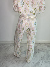 Load image into Gallery viewer, STITCH &amp; Co. Floral Print Gauze Pants in Ivory/Flower
