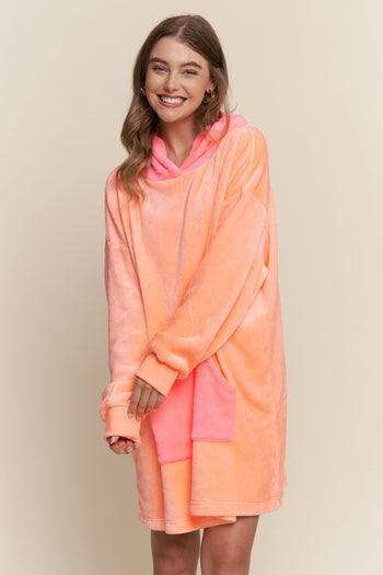 J.nna Neon Color Block Hooded Loungewear Dress in Neon Coral