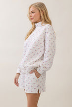 Load image into Gallery viewer, Veveret All-American Quilted Mock Neck Top in White
