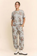 Load image into Gallery viewer, Davi &amp; Dani Floral Bouquet Printed Soft Scuba Set in Heather Grey
