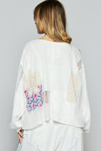 Load image into Gallery viewer, POL OVERSIZED CROPPED Top with Contrasting Fabric and Patches in Ivory
