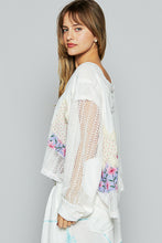 Load image into Gallery viewer, POL OVERSIZED CROPPED Top with Contrasting Fabric and Patches in Ivory
