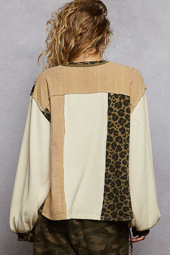 POL Thermal Knit and Print Top in Cream/Olive