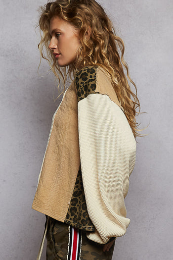 POL Thermal Knit and Print Top in Cream/Olive