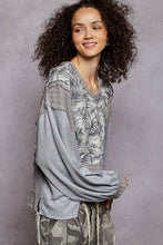 Load image into Gallery viewer, POL CROPPED Mix n Match Hooded Top in Heather Grey
