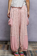 Load image into Gallery viewer, POL OVERSIZED Knit Floral Joggers in Pink Multi
