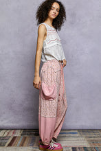 Load image into Gallery viewer, POL OVERSIZED Knit Floral Joggers in Pink Multi
