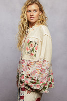POL Contrasting Ribbed Knit and Floral Top in Natural
