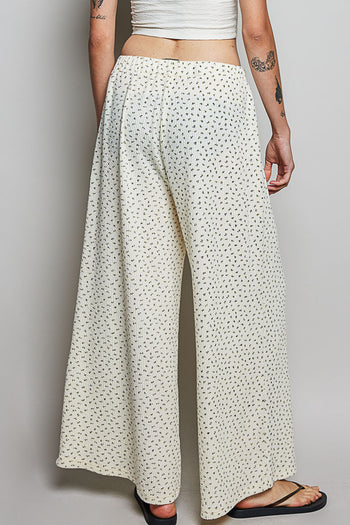 POL Textured Knit Floral Print Pants in Cream Floral