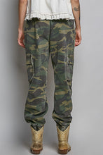 Load image into Gallery viewer, POL Twill Camo Joggers in Olive Camo
