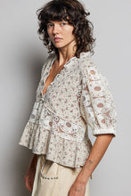Load image into Gallery viewer, POL Ribbed Floral and Lace Detailed Top in Taupe
