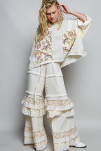 Load image into Gallery viewer, POL Boxy OVERSIZED Contrasting Top in Off White
