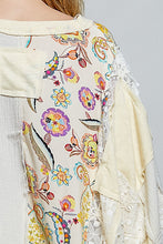 Load image into Gallery viewer, POL Boxy OVERSIZED Contrasting Top in Off White
