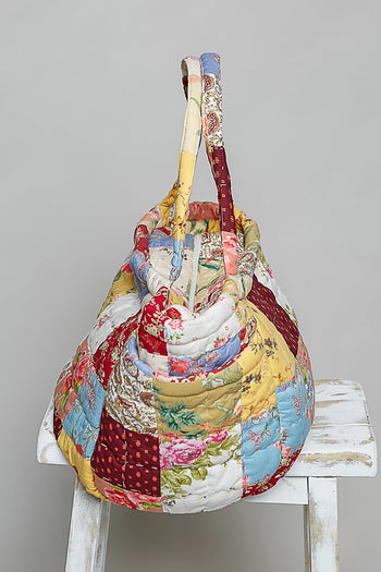 POL Multicolor Floral Patchwork Quilted Tote Bag in Cream Multi