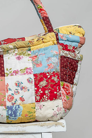 POL Multicolor Floral Patchwork Quilted Tote Bag in Cream Multi
