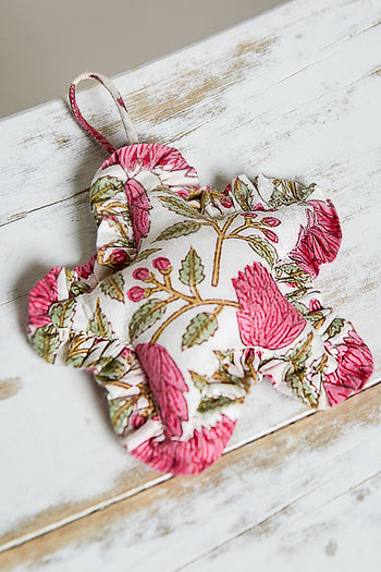 POL Quilted Star Charm in Ivory