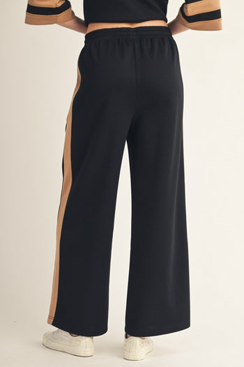 Jodifl Side Contrast Accent Casual Pants in Black