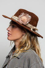 Load image into Gallery viewer, POL Handmade Crochet Flower Belt in Blush Multi
