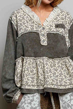 Load image into Gallery viewer, POL Vintage Washed Floral Gauze Balloon Sleeve Top in Olive/Natural
