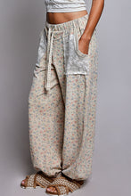 Load image into Gallery viewer, POL Knit Floral and Lace Detailed Joggers in Floral Multi
