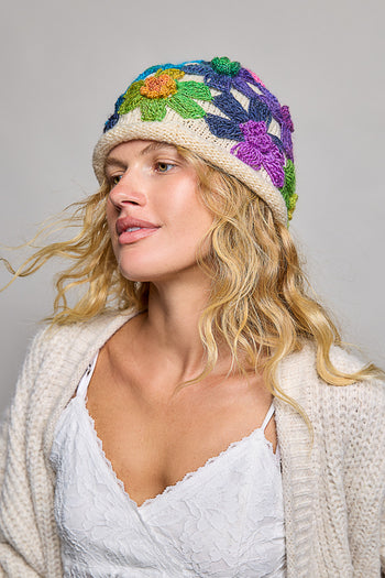POL Mixed Color Yarn Flower Bucket Hat in Cream