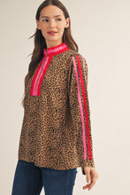Load image into Gallery viewer, Jodifl Contrast Accent Front Zip Up Leopard Top in Red/Pink
