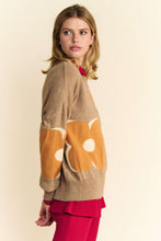 Load image into Gallery viewer, Davi &amp; Dani Large Flower Print Sweater in Beige Orange
