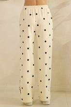 Load image into Gallery viewer, Veveret Charming Polka Dot Lounge Set in Cream/Black
