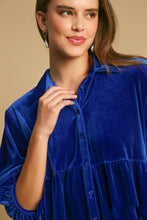 Load image into Gallery viewer, Umgee Velvet Tunic Top in Sapphire
