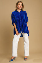 Load image into Gallery viewer, Umgee Velvet Tunic Top in Sapphire

