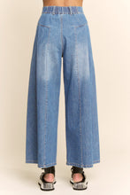 Load image into Gallery viewer, Davi &amp; Dani High Waisted Denim Pants in Light Denim
