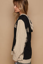 Load image into Gallery viewer, POL OVERSIZED Cotton and Plaid Hooded Top in Black
