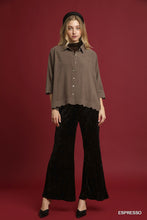 Load image into Gallery viewer, Umgee Linen Scallop Hem Button-Down Blouse in Espresso
